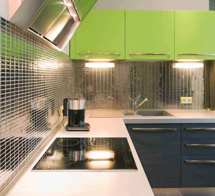 Зеркальная плитка в интерьере: где и как лучше использовать зеркальный декор?