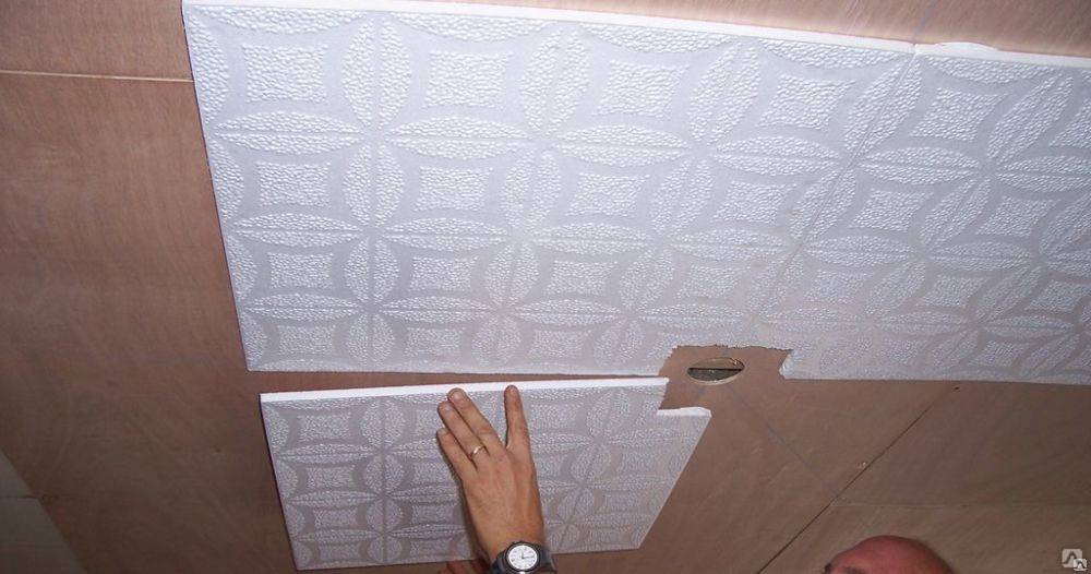 Укладка настенной керамической плитки