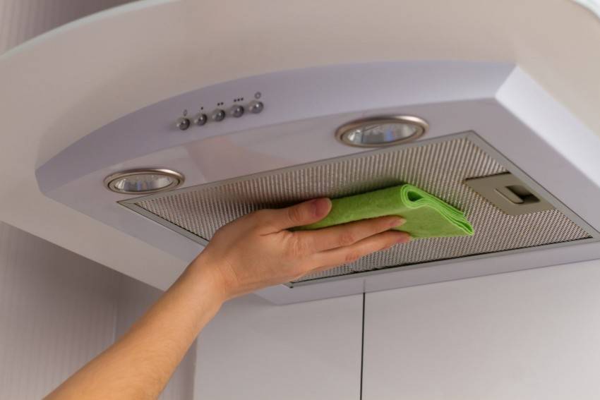 Чем и как отмыть линолеум на кухне от жира и других загрязнений