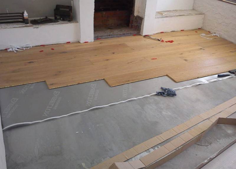 Укладка ламината на бетонный пол производится только с подложкой