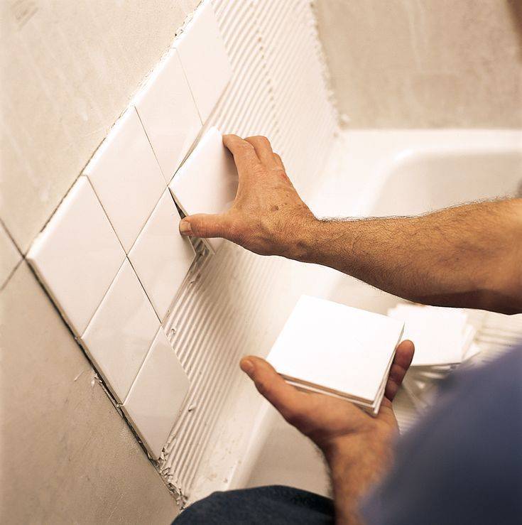Как класть плитку в ванной на стены и на пол для получения безупречного результата?