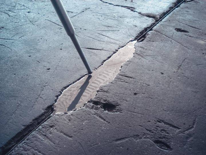 Чем заделать трещины в бетоне на улице - советы