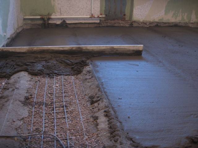 Как определить уровень влажности бетонной стяжки?