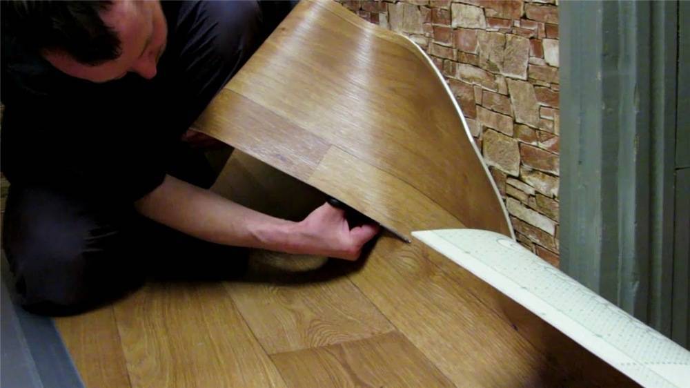 Технология укладки фанеры под линолеум на деревянный и бетонный пол