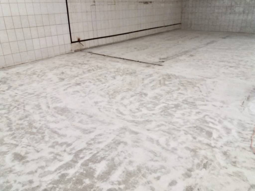 Какие полы для автомойки лучше – виды и особенности