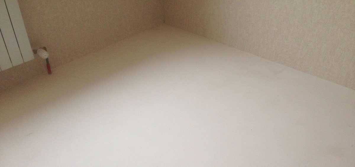 Укладка пробкового пола двумя разными способами и последующий уход за ним