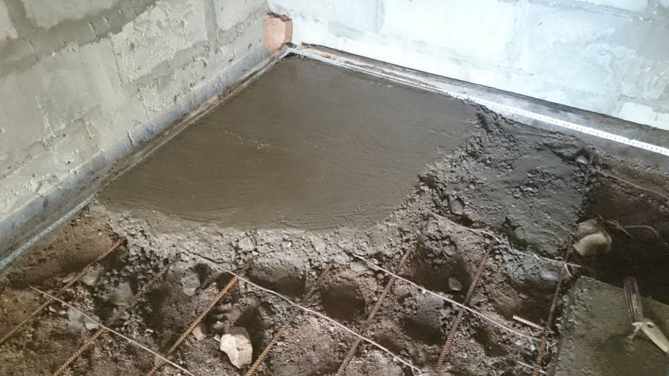 Как правильно залить бетоном пол в гараже своими руками, пошаговое руководство и пропорции