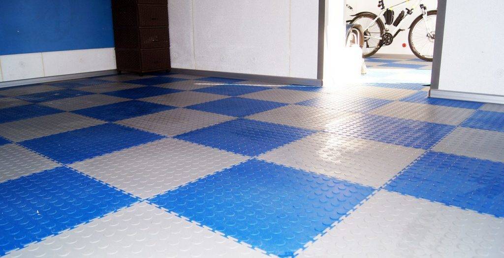 Из чего сделать пол в гараже дешево