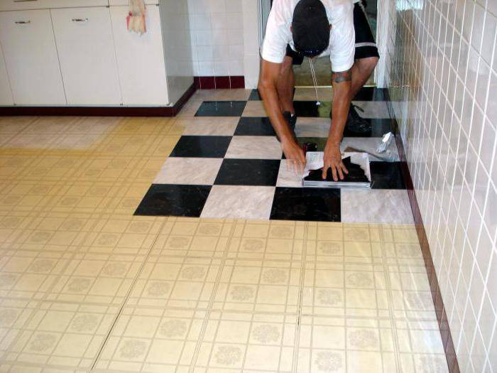 Сколько сохнет плитка после укладки на полу чтоб по ней можно было ходить.
