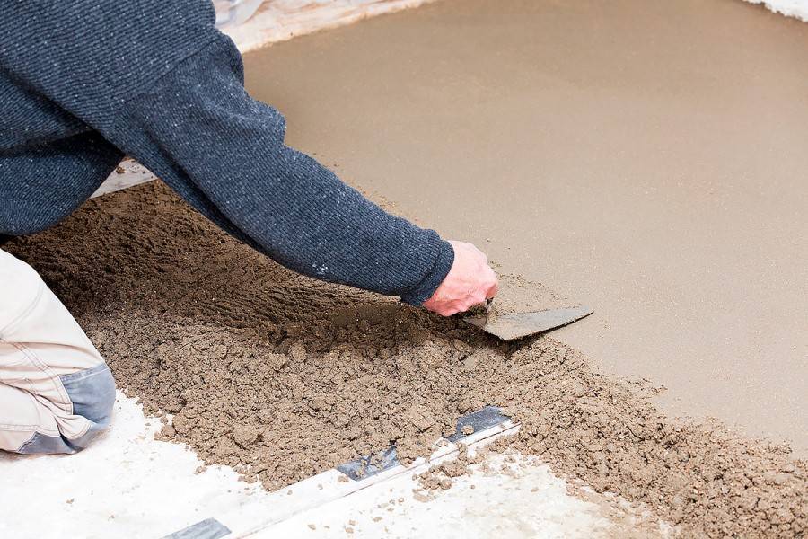 Цементно-песчаная стяжка: надежный черновой пол своими руками