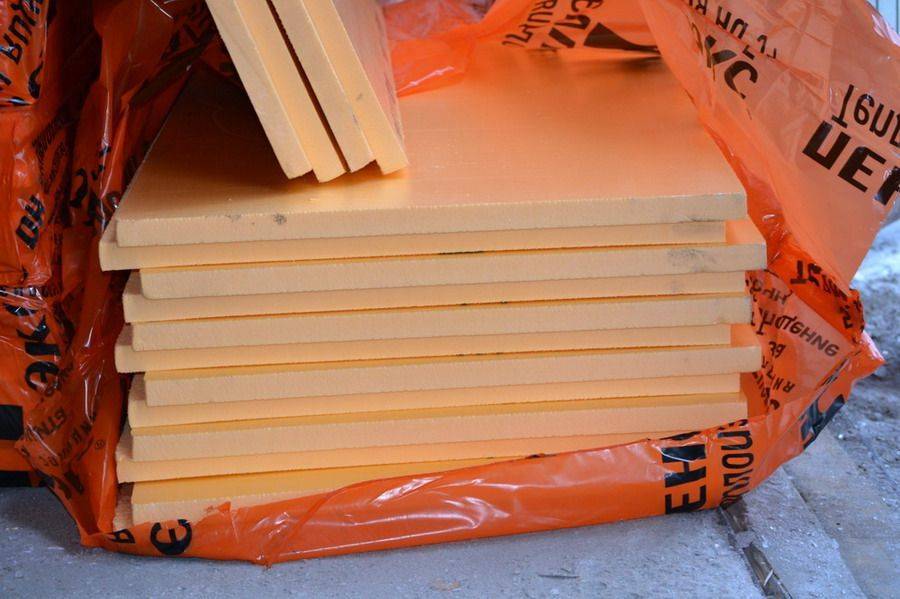 Пенополистирол под ламинат: разновидности и их характеристики