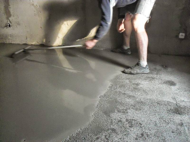 Чем заделать трещины в бетонном полу – просто о наболевшем