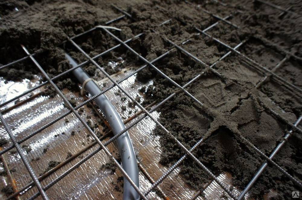 Как правильно уложить арматурную сетку для бетонного пола? монтаж своими и советы по выбору +видео