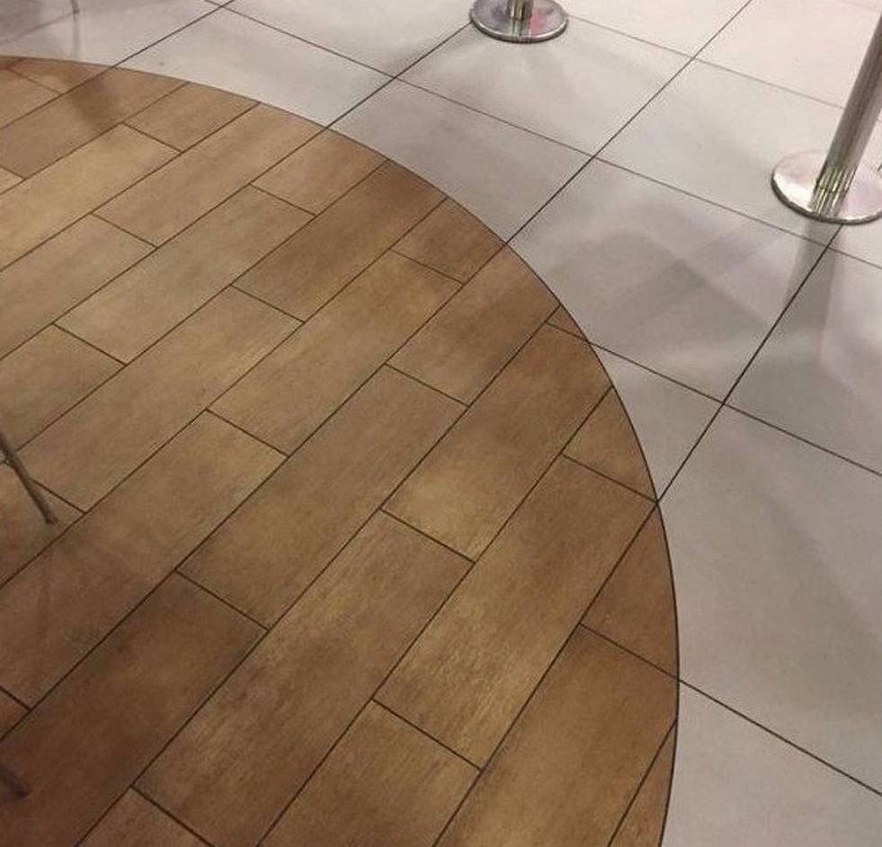 В какой последовательности выполнять работы по стыковке плитки и ламината?