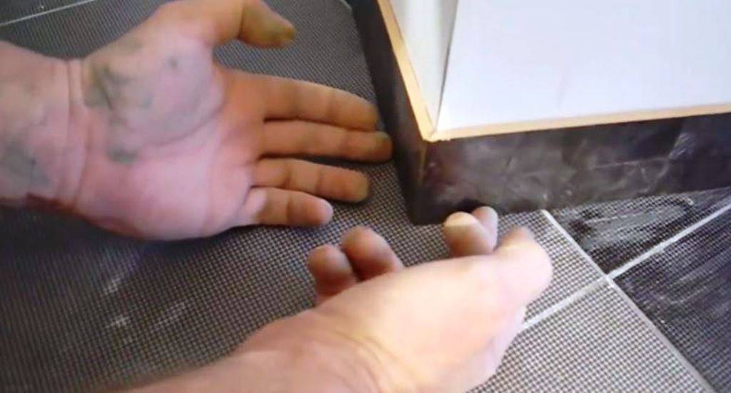 Плинтус для ванной комнаты: какой выбрать?