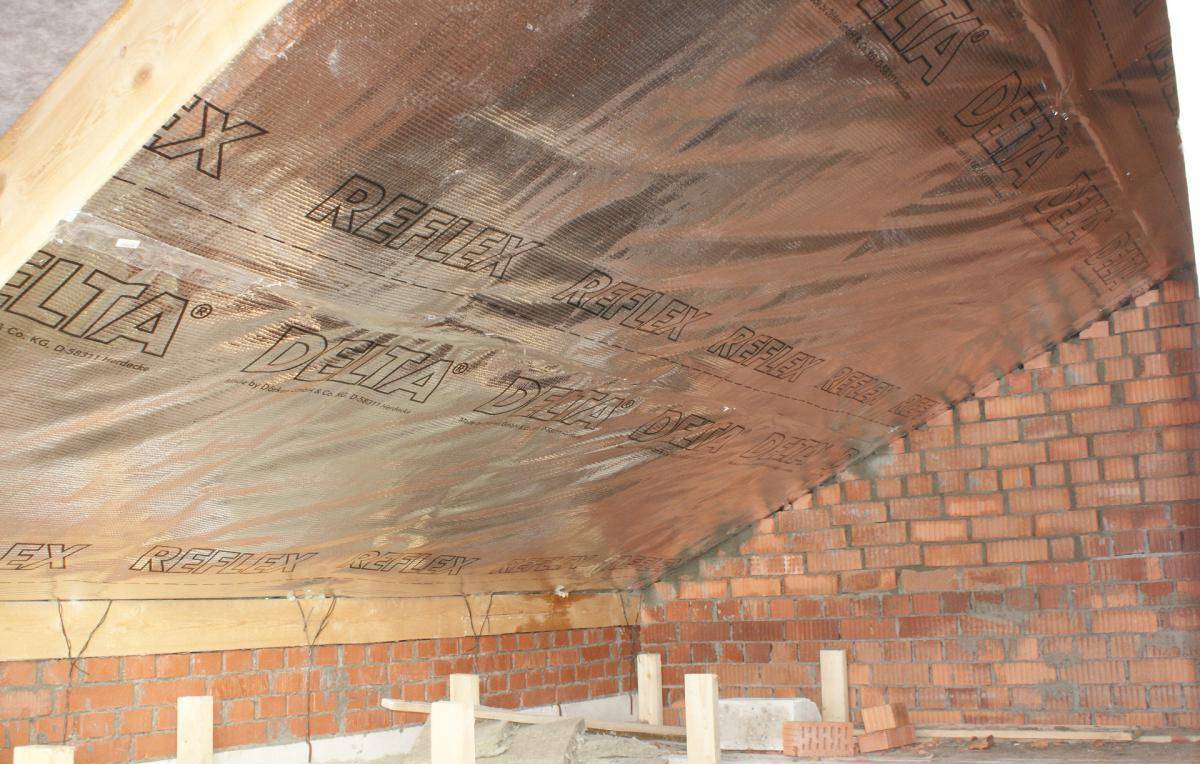 Дешевая и дорогая пароизоляция: в чем разница