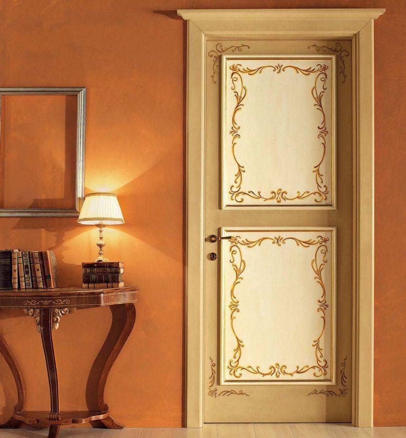 Что сделать из старых дверей: несколько практических советов