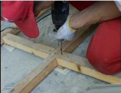 Как крепить лаги к бетонному полу