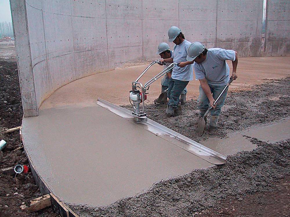 Грунтовка по бетону - виды грунтовок, применение и расход
