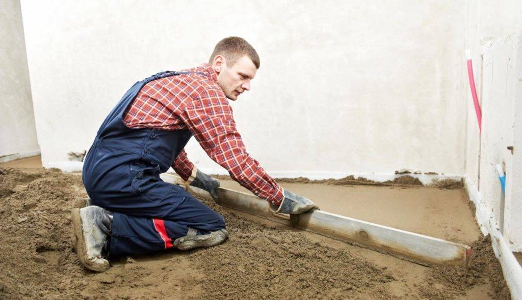 Пол в туалете - каким он должен быть? Варианты с пошаговыми инструкциями!