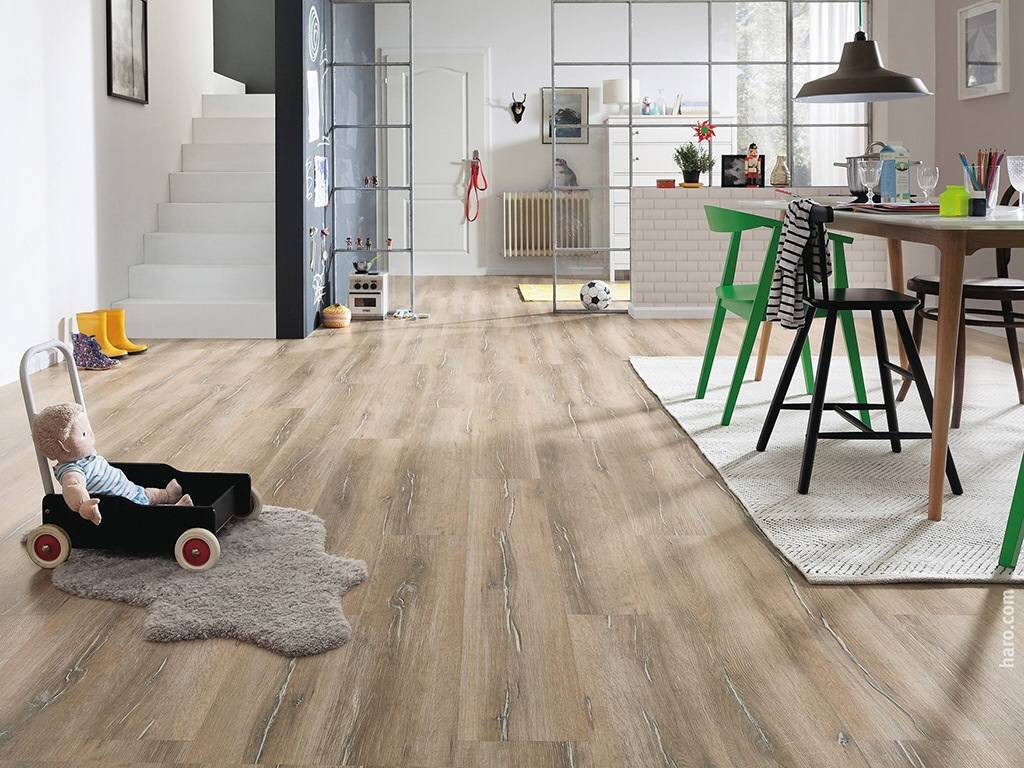 Пробковый пол на кухне