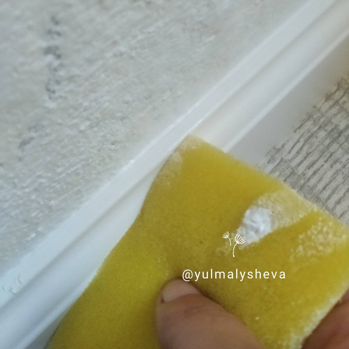 Как крепить деревянный плинтус