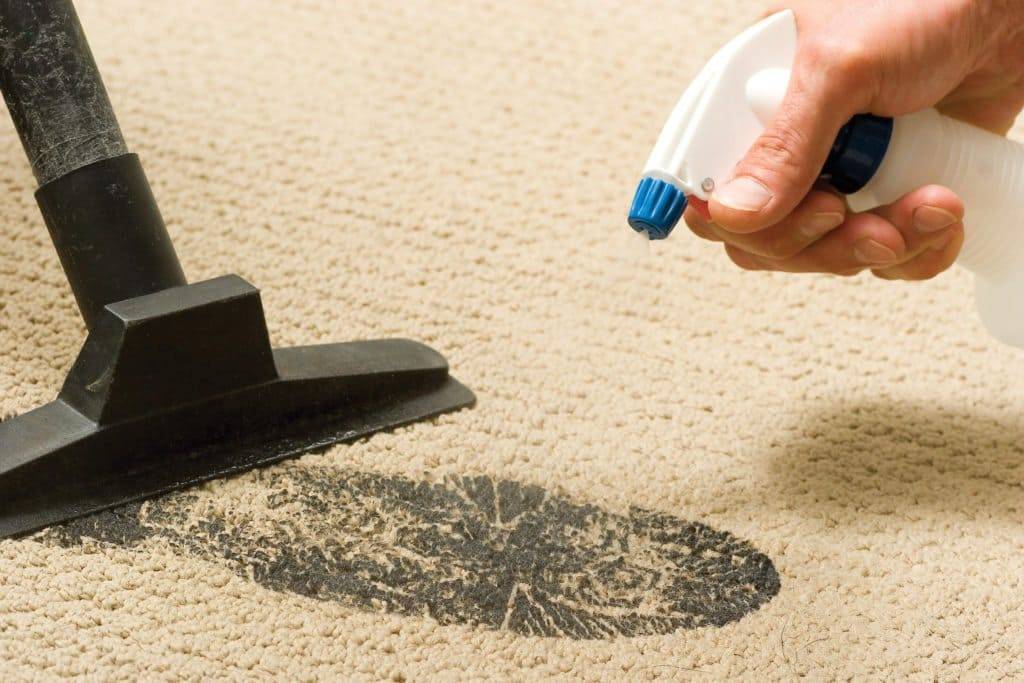 Как быстро и эффективно почистить ковролин в домашних условиях
