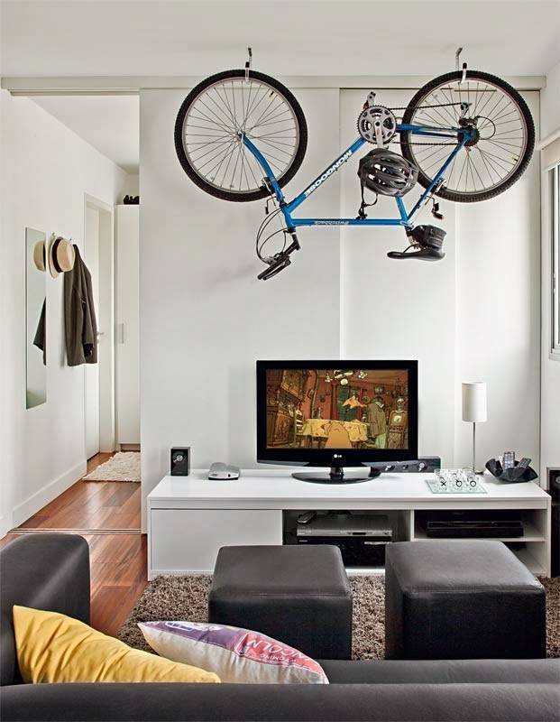 12 идей для хранения вещей в маленькой квартире, когда места совсем впритык