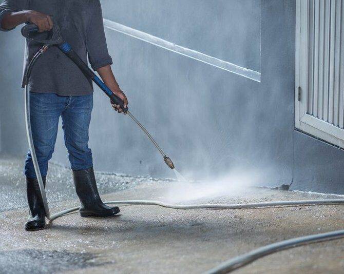 Обеспыливание бетонного пола: методы обработки поверхности от пыли своими руками