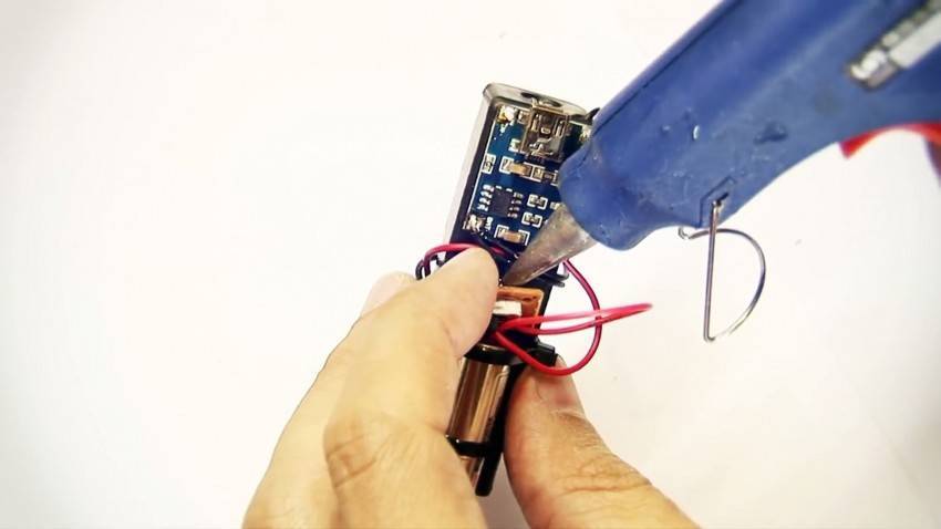 Как сделать лазерный уровень своими руками из лазерной указки и строительного уровня