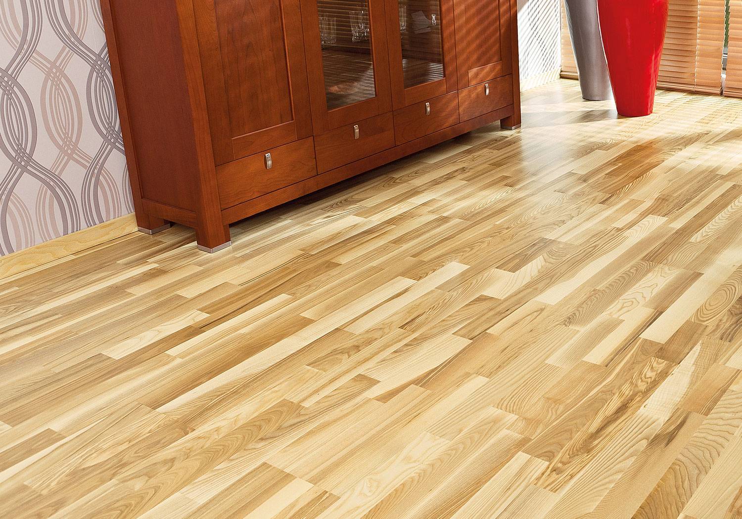 Паркетная доска или ламинат: сравнительный обзор напольных покрытий