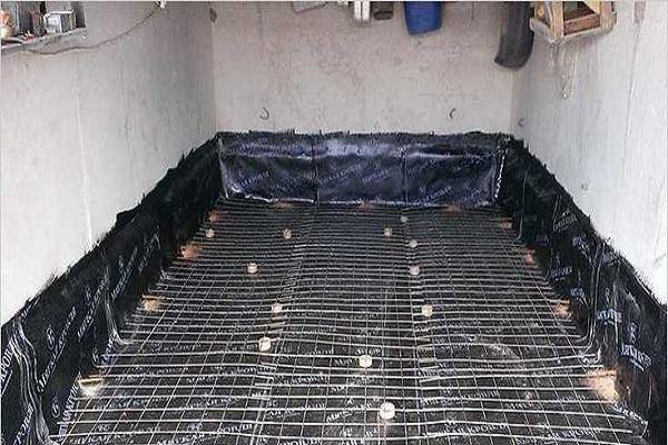 Как производится заливка пола в гараже бетоном