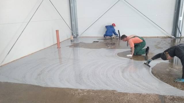 Как обеспылить бетонный пол своими руками