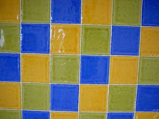 Чем и как покрасить керамическую плитку на кухне своими руками?
