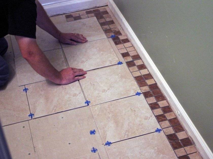 Укладка плитки на пол в ванной своими руками: пошаговая инструкция