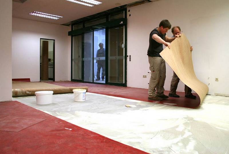 Укладка линолеума на бетонный пол своими руками: пошаговая инструкция +Видео