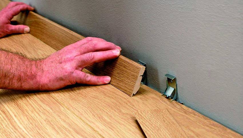 Плинтуса напольные пластиковые как крепить