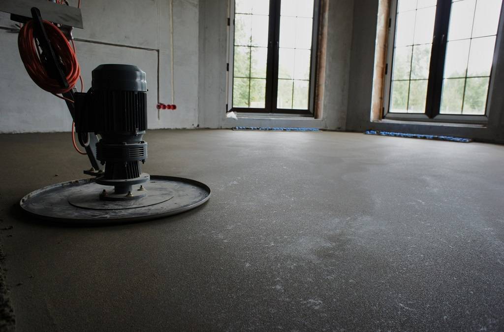 Клей для фанеры на бетонную стяжку: виды, технология выравнивание пола