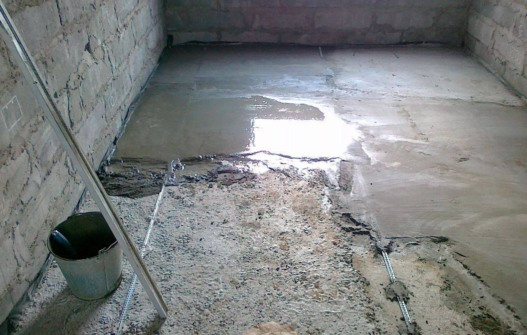 Как правильно залить бетонный пол ???? своими руками в частном доме по грунту