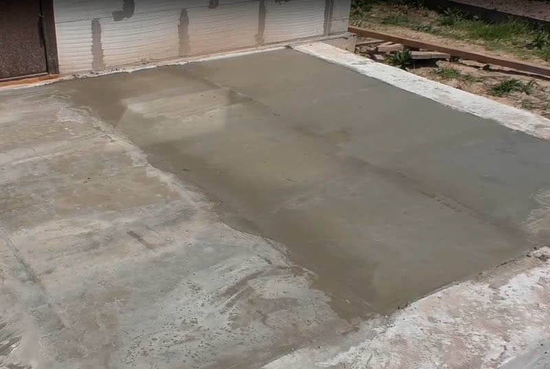 Стяжка под теплый пол: толщина, над водяном, утепленная, своими руками видео