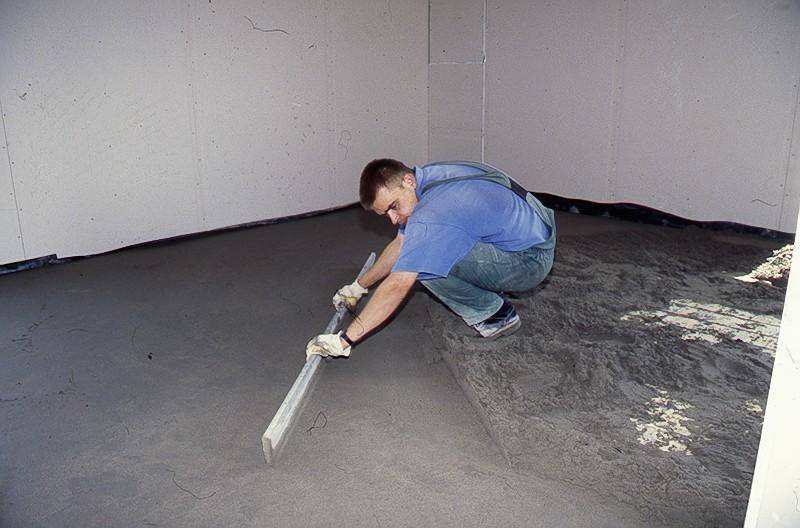 Как залить пол бетоном в гараже правильно: фото и видео