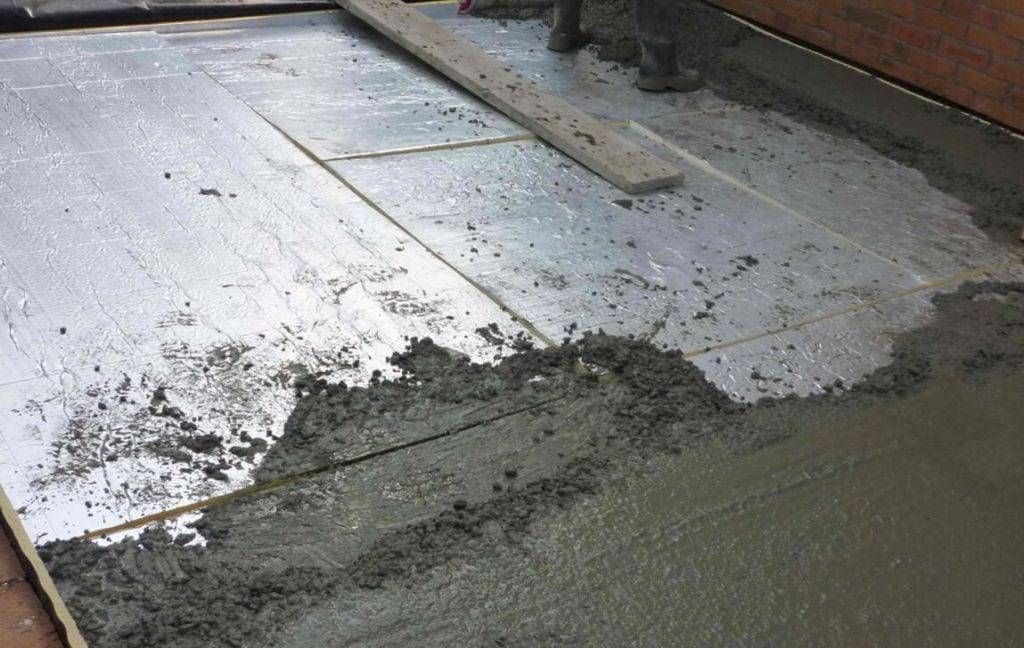 Утепление пола под бетонную стяжку: выбор материала | мастремонт.ру