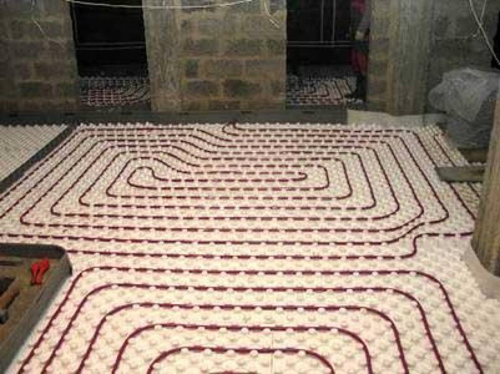 Особенности укладки пенополистирола для теплого пола: Инструкция + Видео