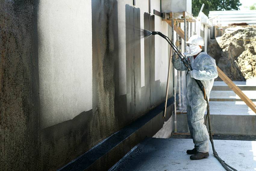Чем покрыть бетон на улице для защиты от разрушения: все способы и материалы
