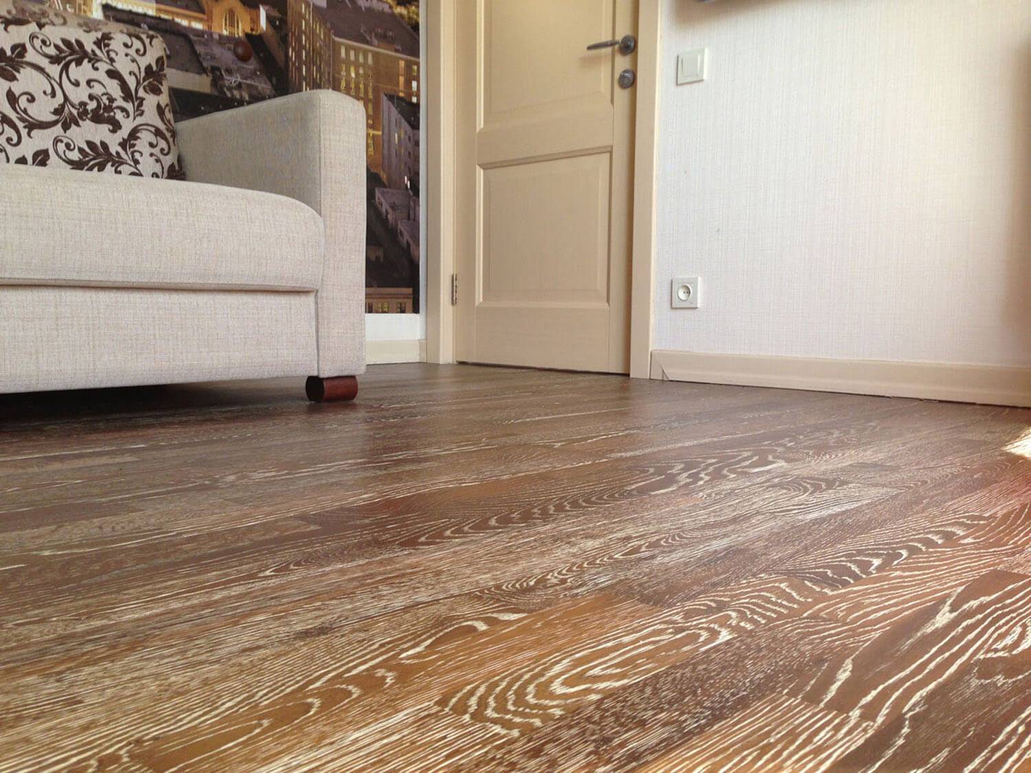 Сравнительный обзор способов крепления плинтуса: жидкие гвозди, шурупы или клипсы?