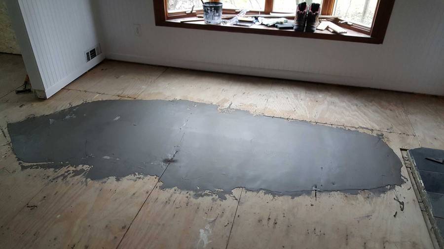 Как выровнять бетонный пол под ламинат без стяжки самовыравнивающейся смесью
