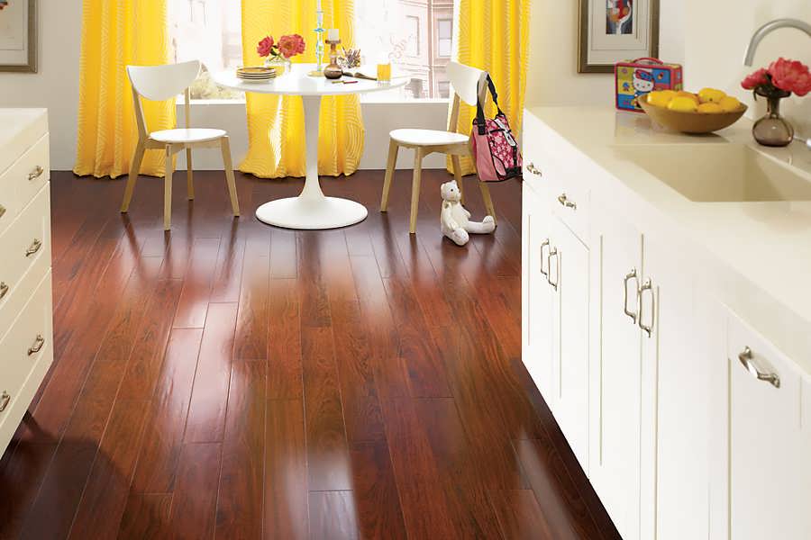 Какой ламинат лучше для кухни