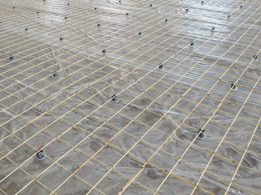 Сетка армирующая для стяжки пола – виды и способы использования