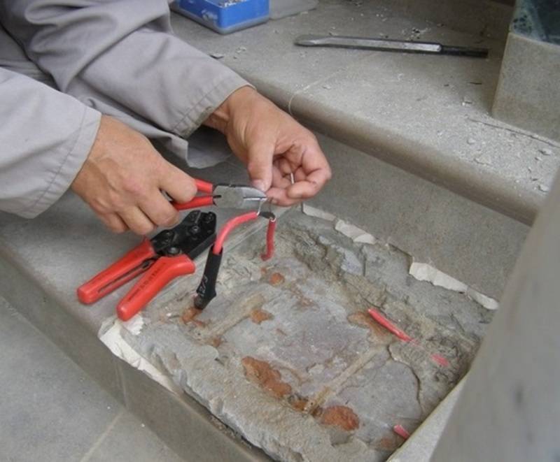 Проведение ремонта водяного и электрического теплого пола своими руками
