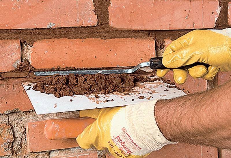 Как устранить трещины в фундаменте дома?